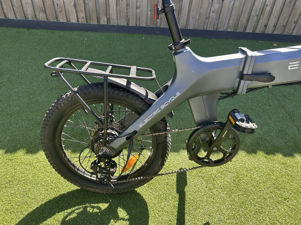 ENGUIE Model Hybrid/Electric Fold Up City Bike. Used Good Condition Grey Frame