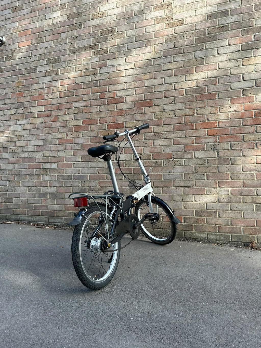 Dahon Vitesse Folding Bike 20in Silver/Black Rack Mudguards Kickstand
