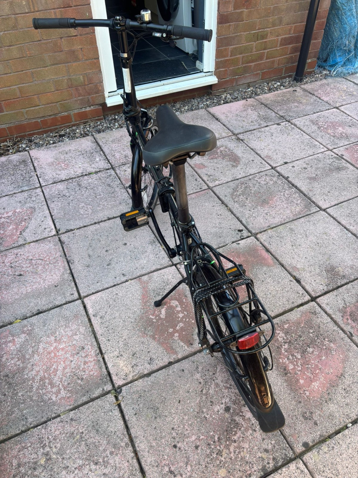 Dahon D8 Vitesse folding bicycle, black in colour