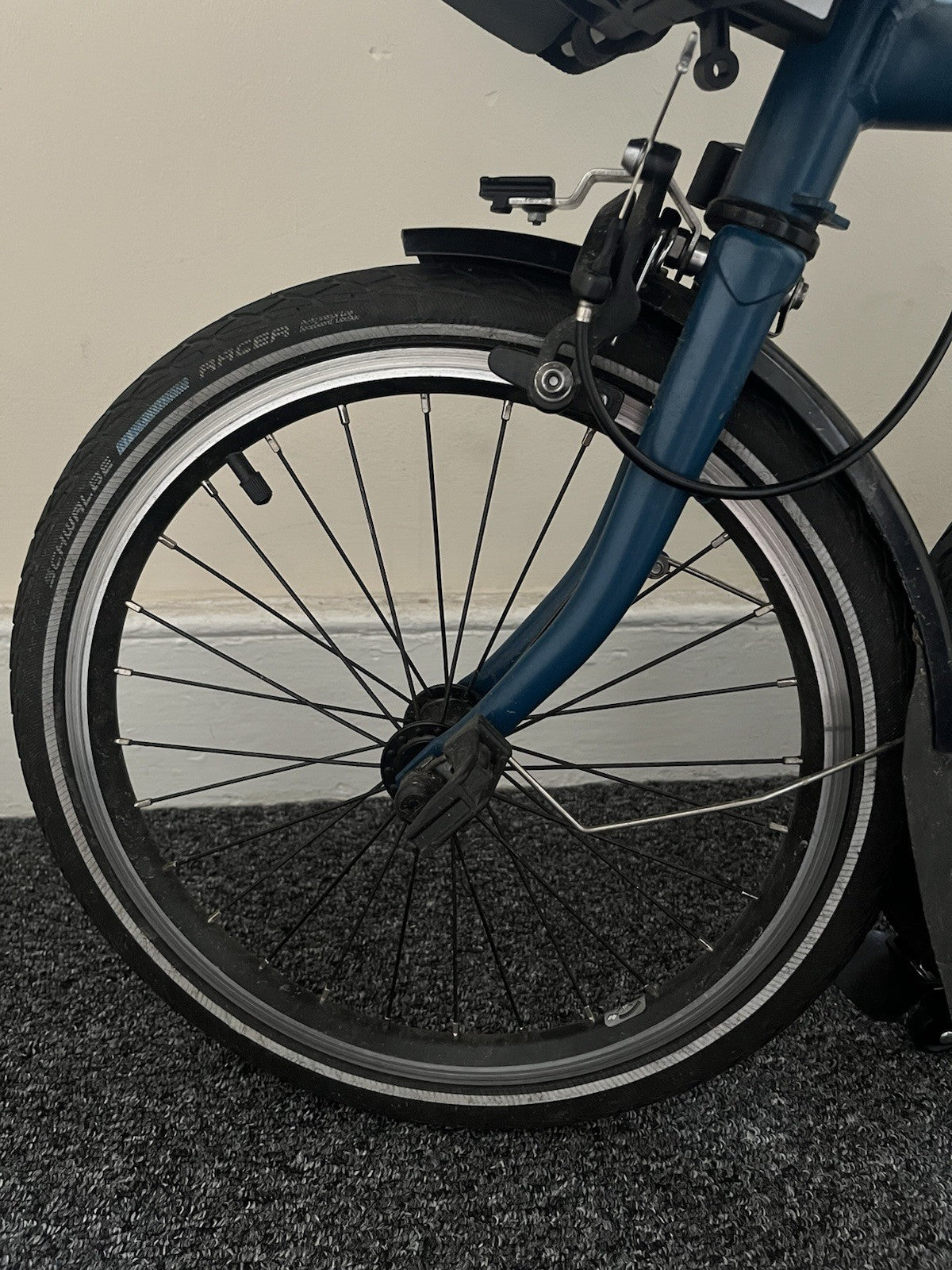 Brompton C Line Folding Bike 6-Speed, Blue, Very Good Condution