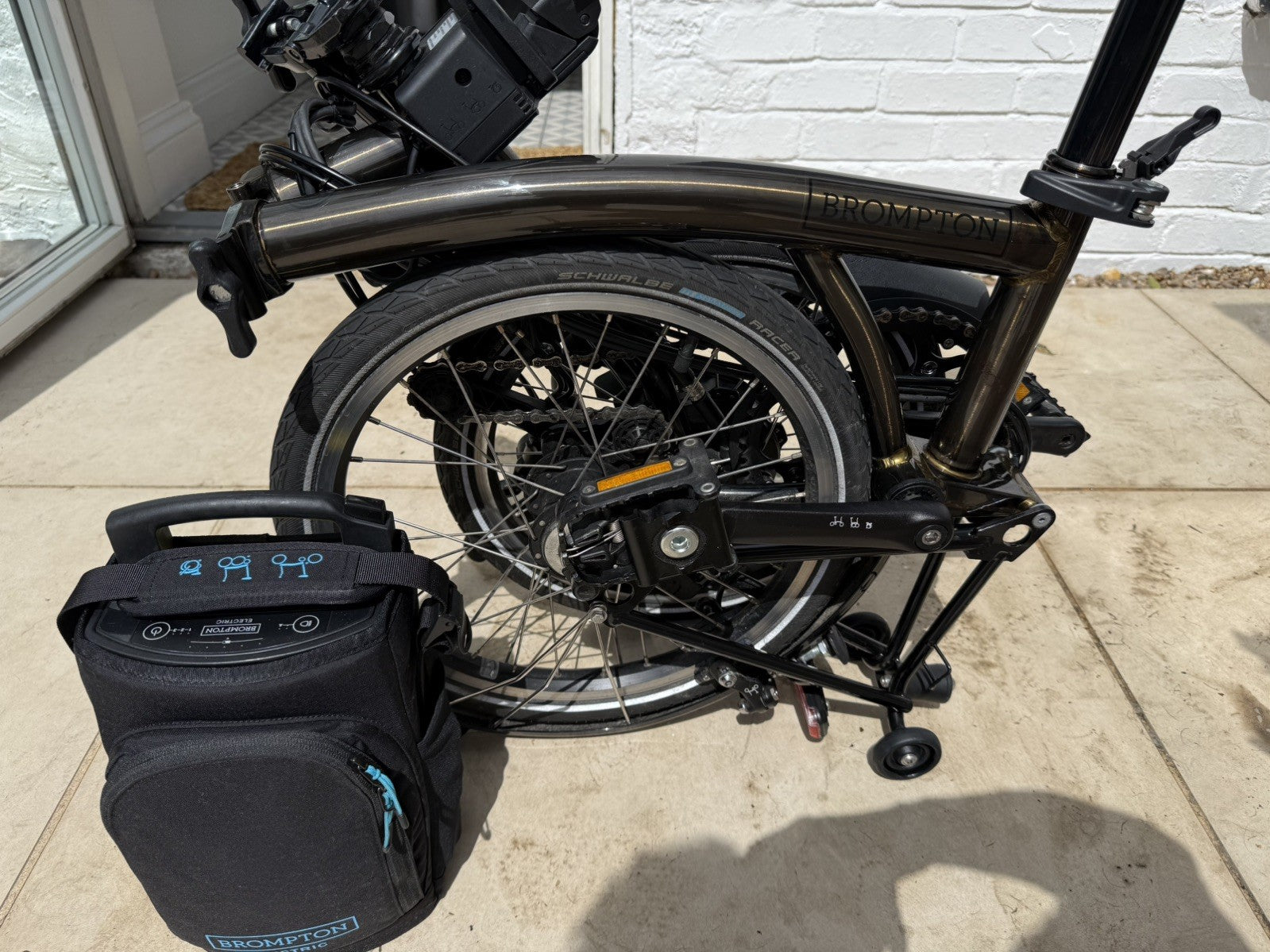 Brompton C Line Electric (M6L) Black Edition - Black Lacquer