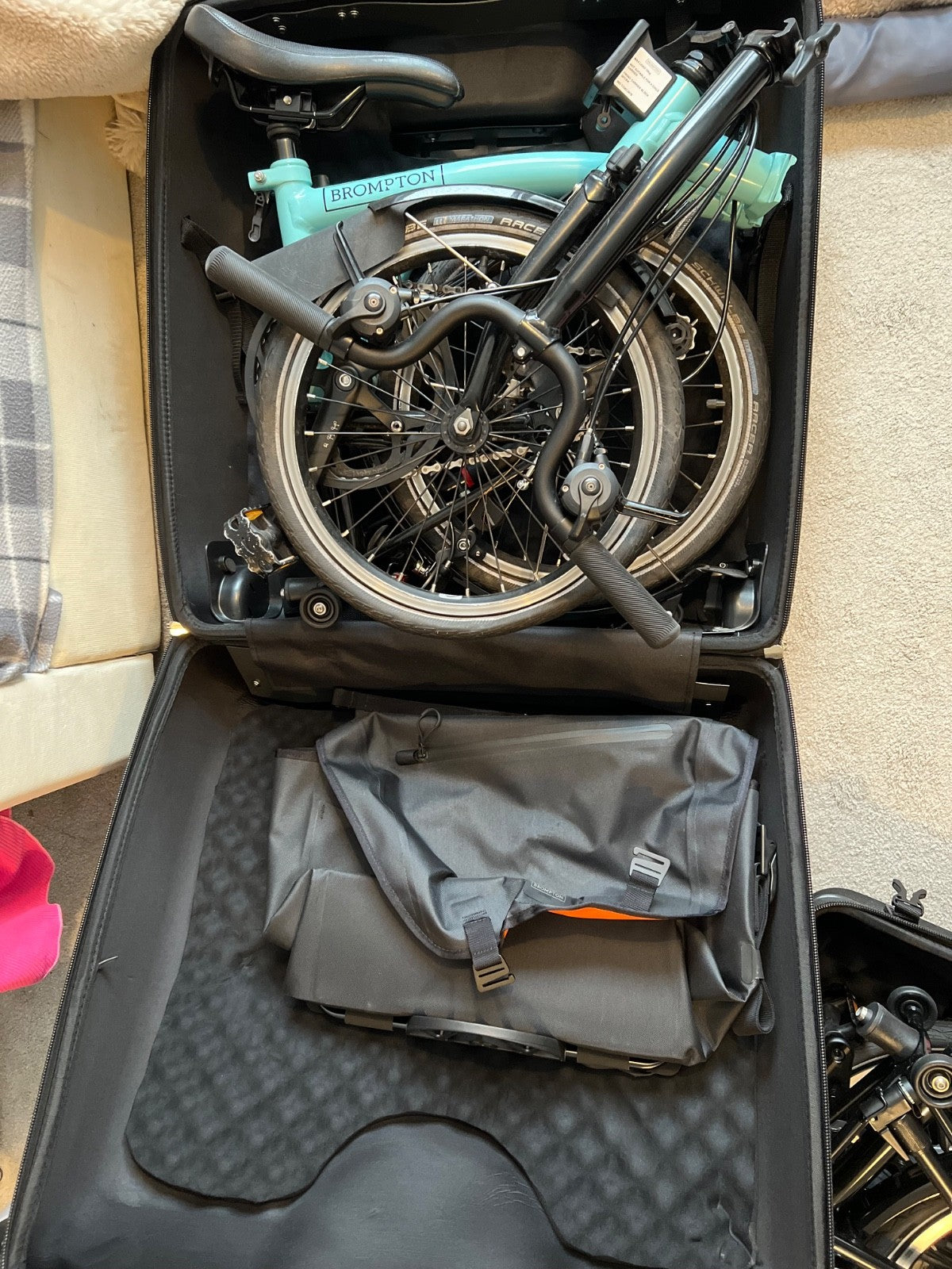 Brompton folding bike 6 speed c line black edition Turkish green - extras