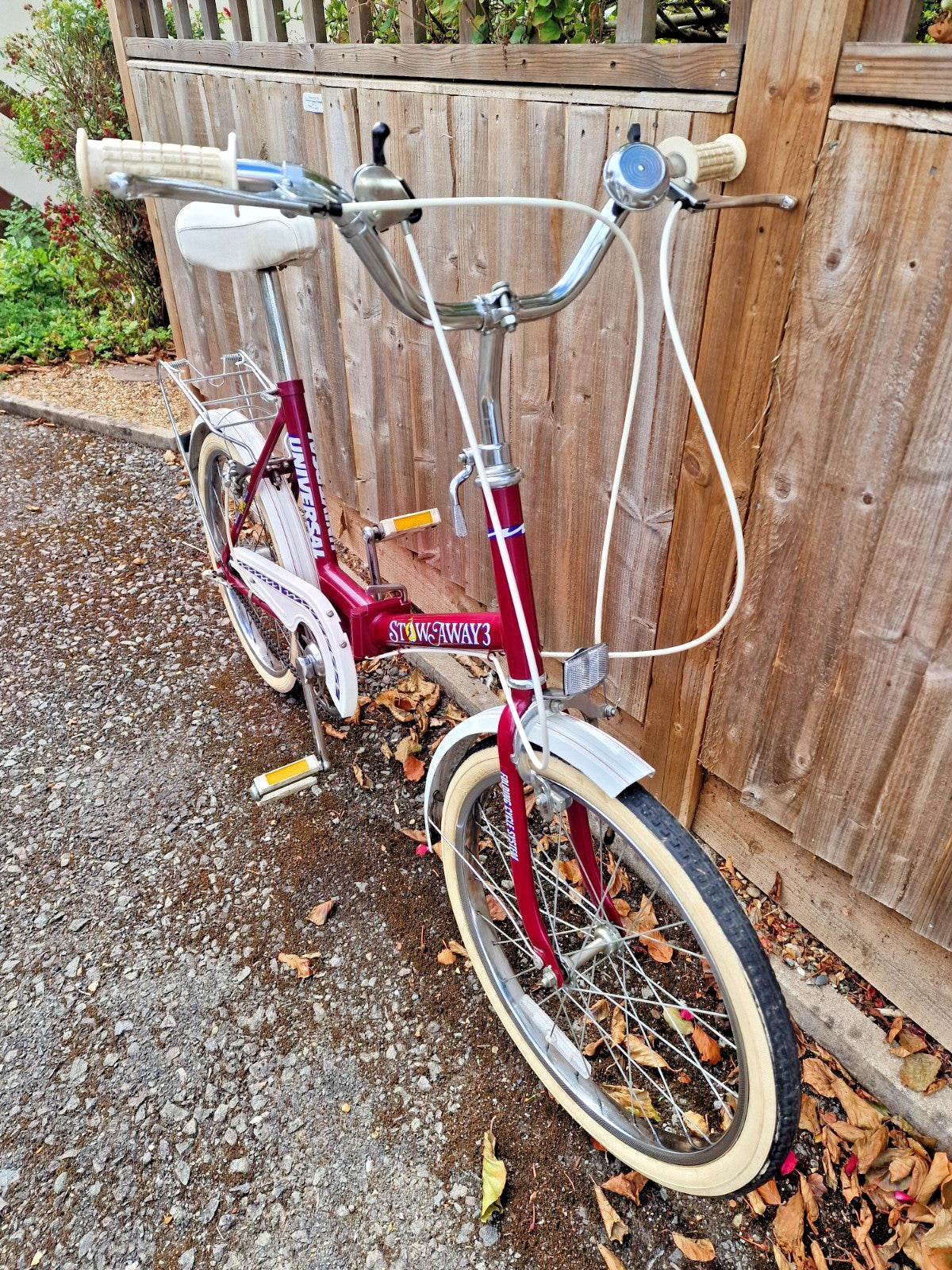 UNIVERSAL STOWAWAY 3 Vintage Folding Burgundy Bike, 3 speed. 20’ wheels,PRESTINE