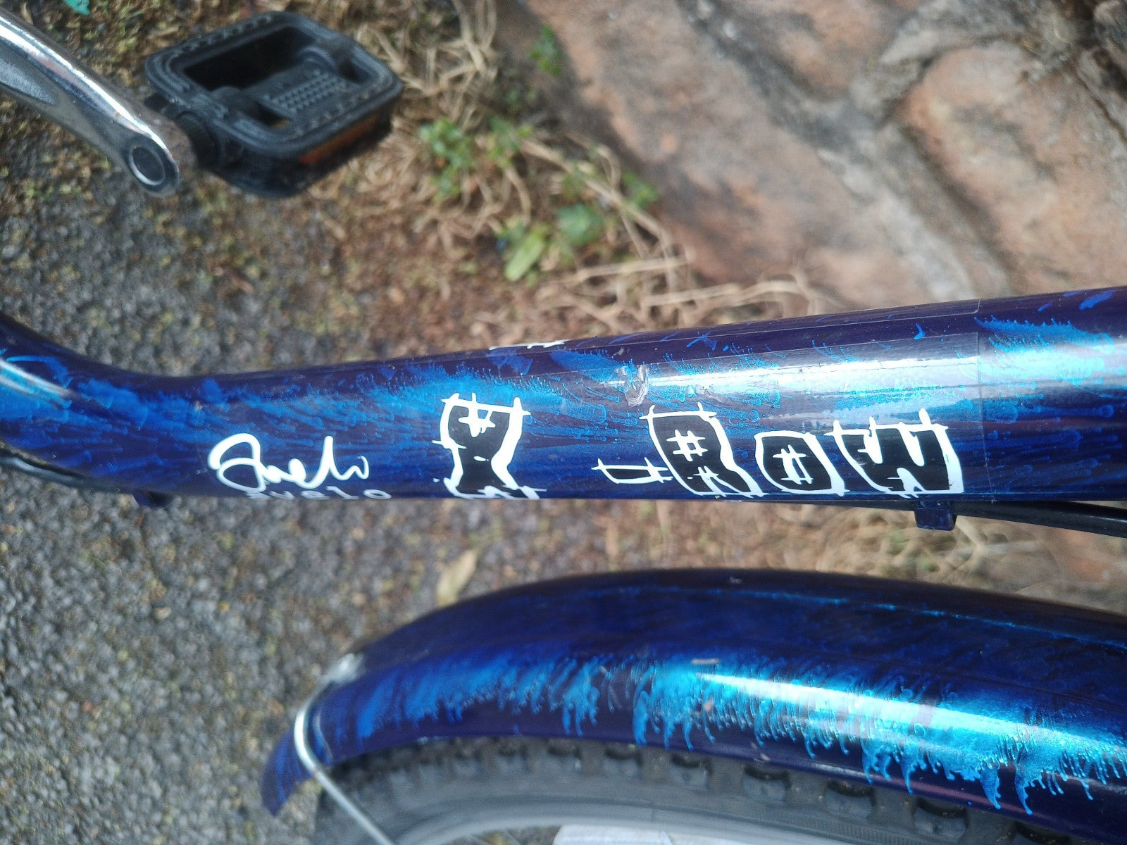 avelo x row folding bike 24-inch wheels
