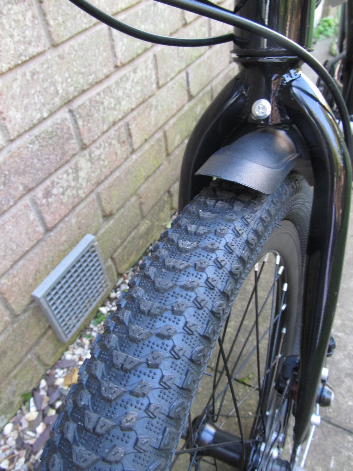 BIKE  FOLDING 20" WHEELS UNISEX DISC BRAKES -EXCELLENT SUPER CONDITION
