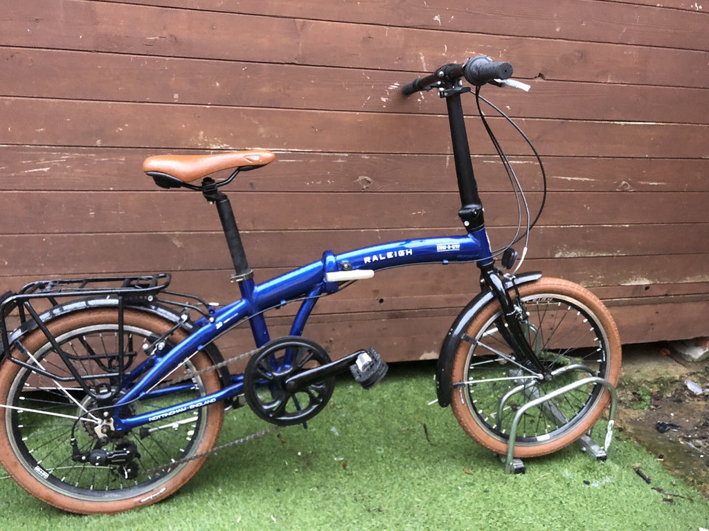 Raleigh Stowaway Folding Commuting Bike. 20” wheels. 7 gears. Good condition!