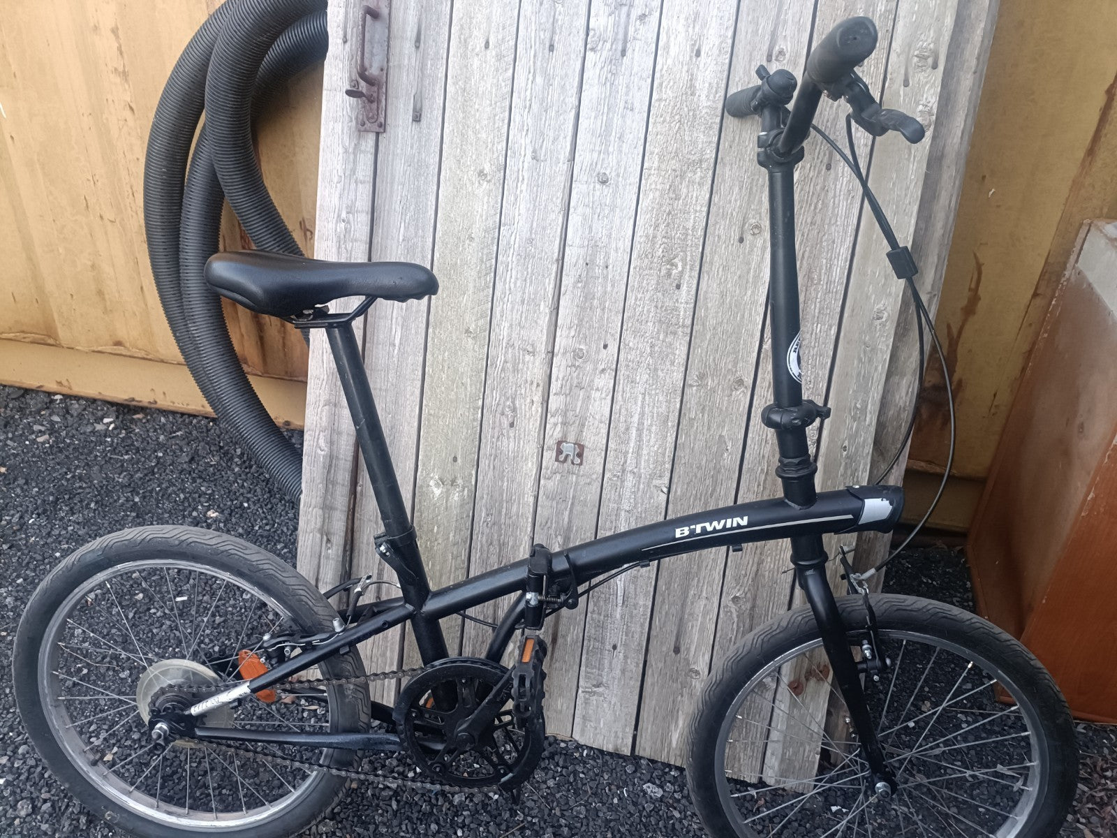 Decathlon B'Twin Folding Bike read in information