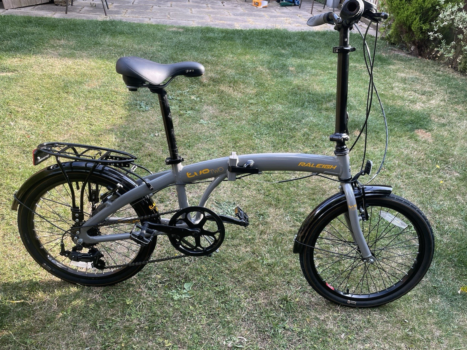 Raleigh Evo 2 Folding Bike 7-Speed Shimano Gears - Grey / Black
