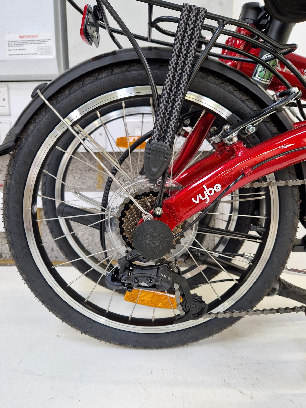 Dahon Vybe D7 Folding Bike 20in Aluminium 7 Speed Commuter - Red (Used/Scuffs)