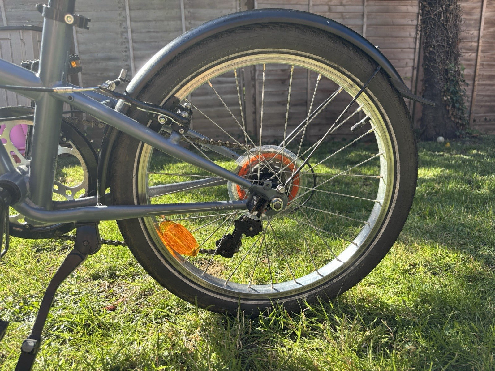 B'TWIN Fold 120 20in Folding Bike 6 Speed Steel Frame Mudguards Kickstand