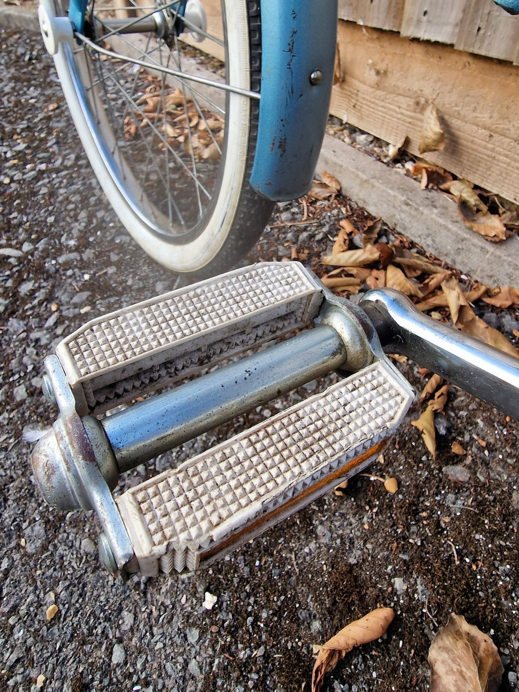 vintage APOLLO WAYFARER  3 Vintage Folding BLUE Bike,3 speed 20’ wheels,PRISTINE