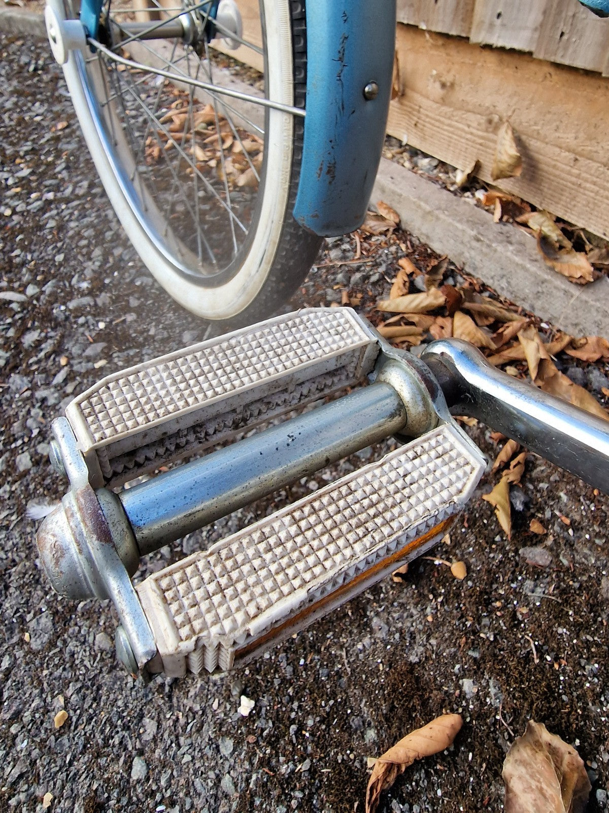 vintage APOLLO WAYFARER  3 Vintage Folding BLUE Bike,3 speed 20’ wheels,PRISTINE