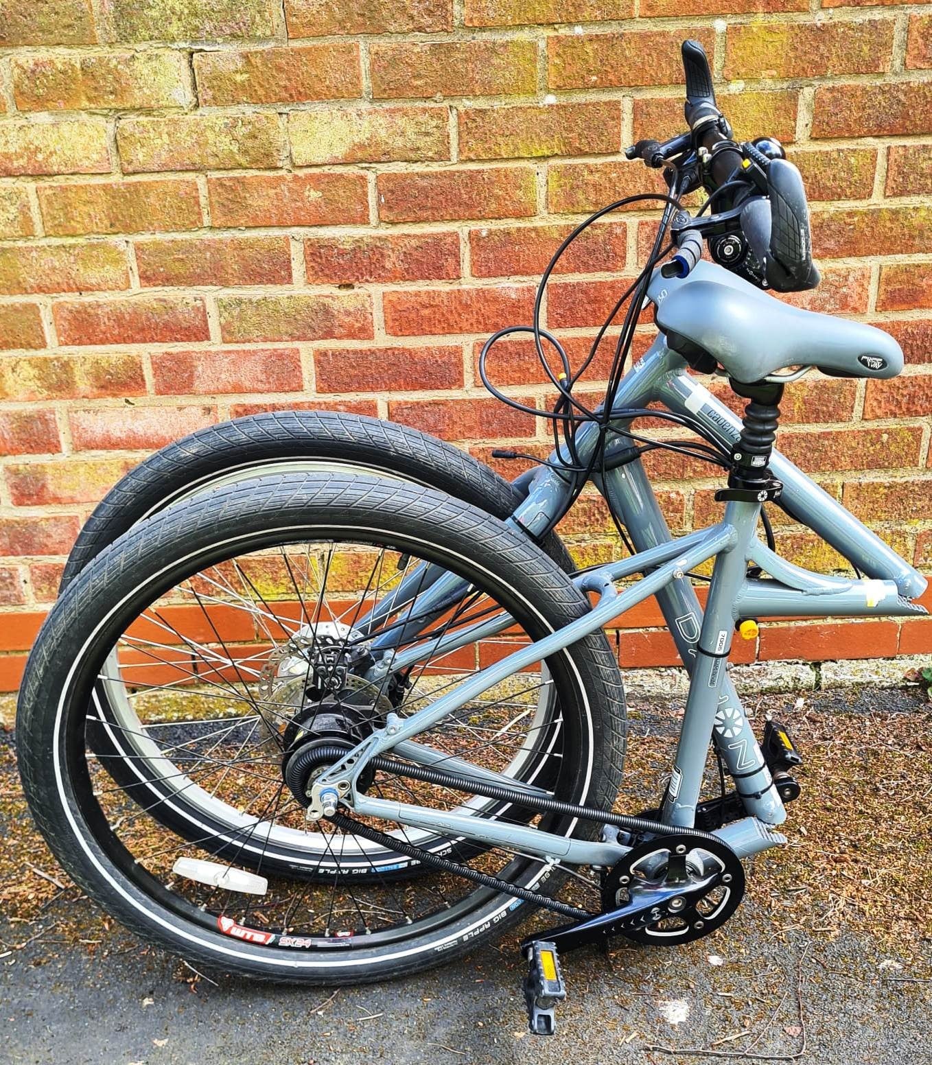 Full Size Dahon Cadenza Folding Bike 8 Speed Alfine Hub 26" Wheels £ Disc Brakes