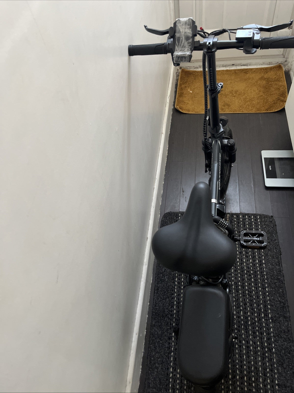 VOLTVOGUE 35km an Hour Folding Bike With A Battery Lasts 3 Hours