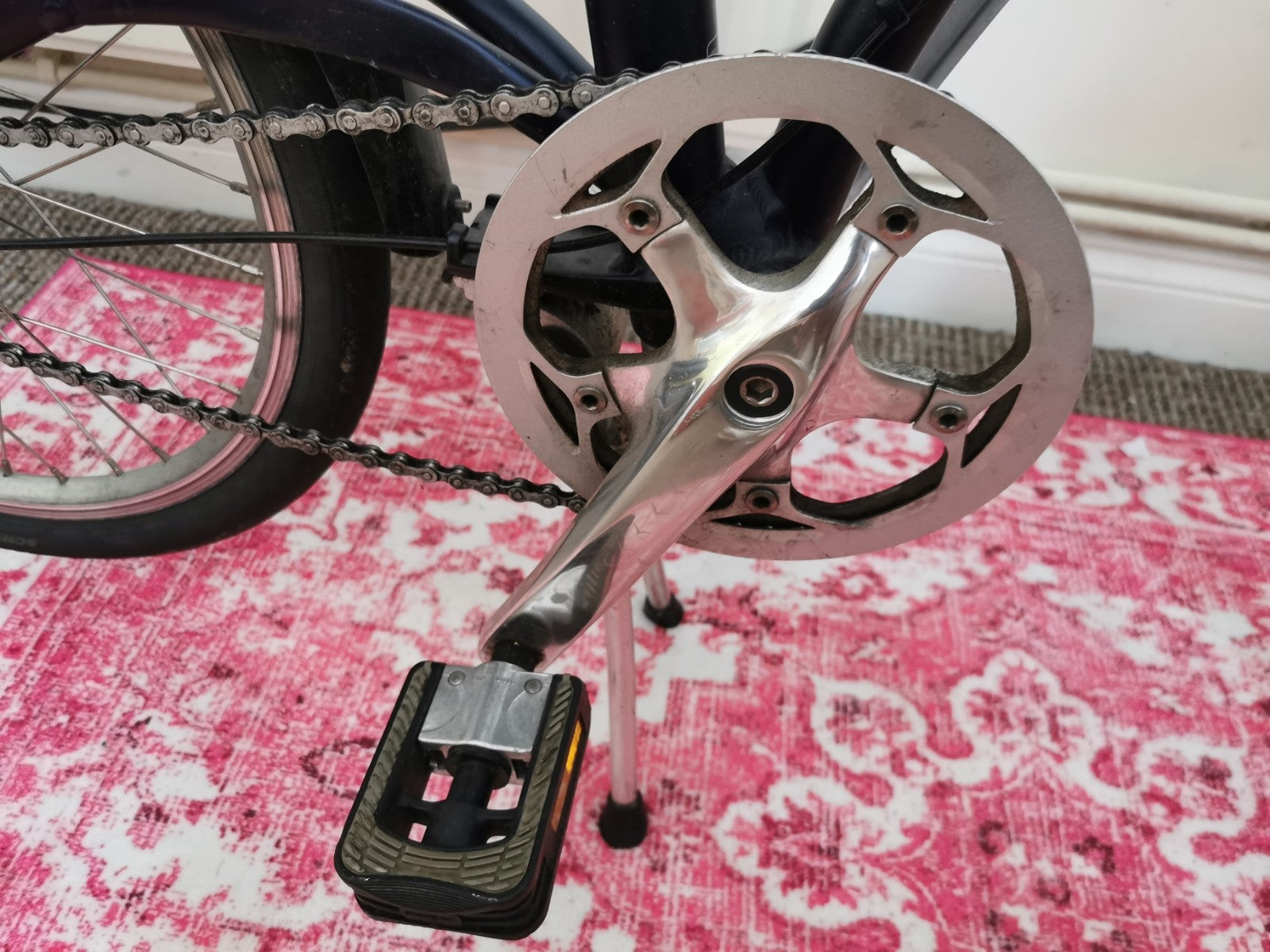 Dahon MU P7 Folding Bike 20' Wheels Perfect For Commuting With Bungee Cord