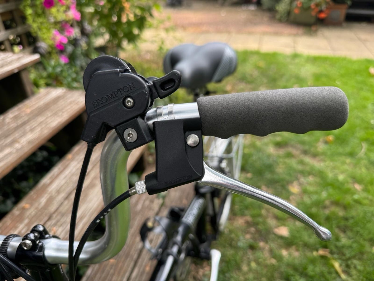 Black 2007 Brompton 6-Speed Folding Bike with Rear Carrier & Travel Bag