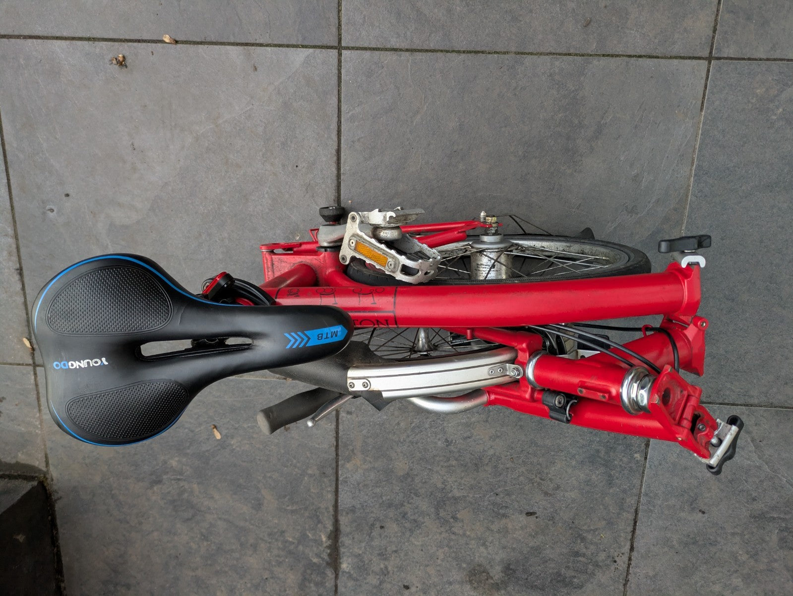 Brompton - 3 gears - Red - Good condition and smooth ride
