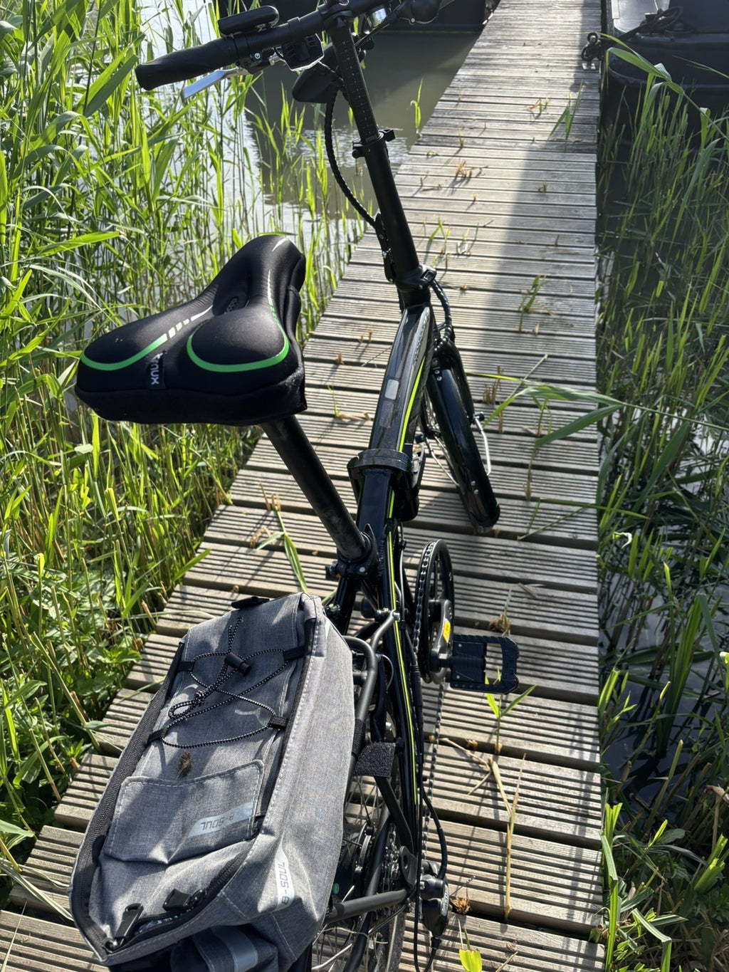 Carrera Crosscity E 20in Folding bike Black/Green .USED ONCE 6 miles