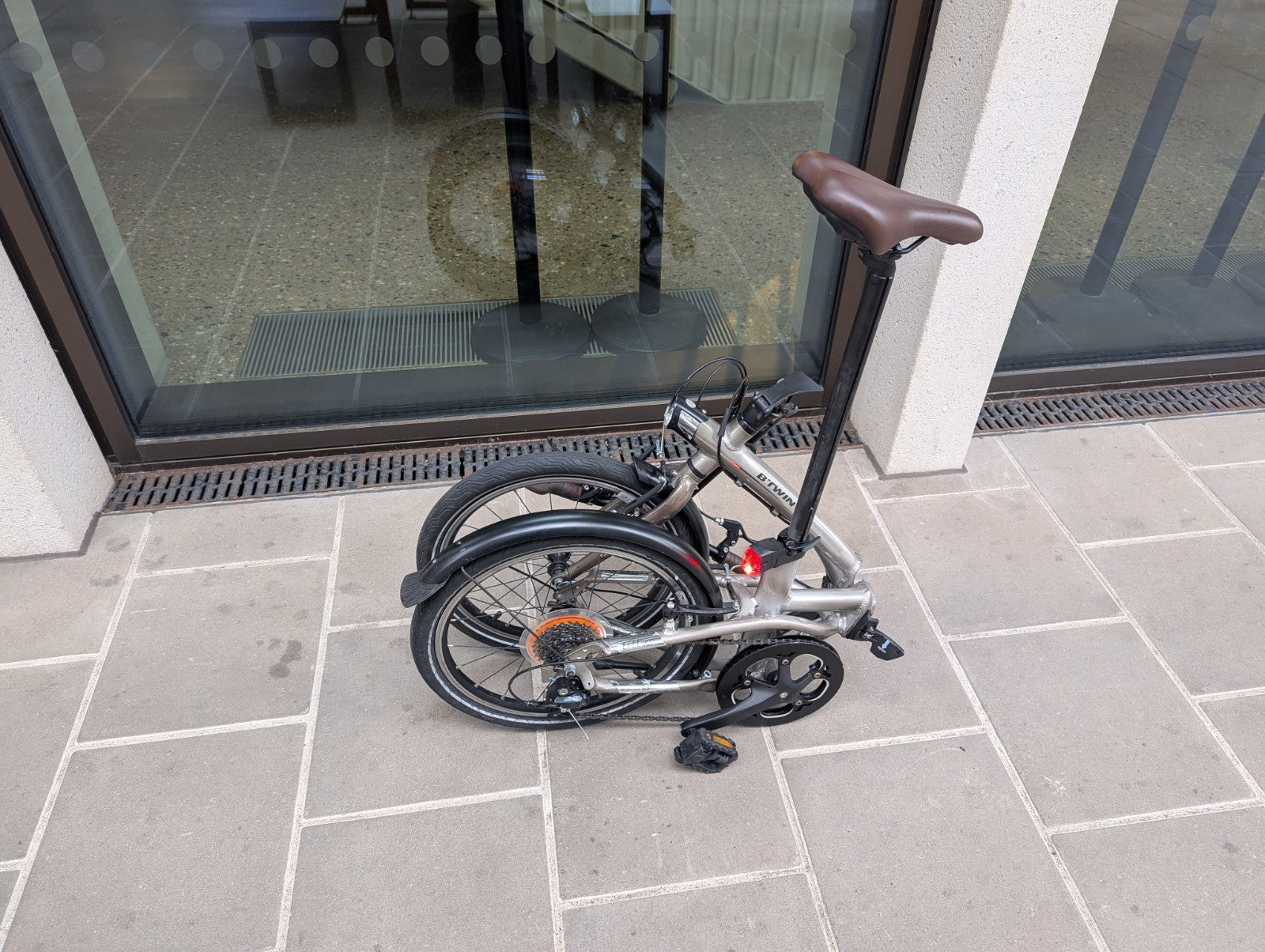 BTWIN Tilt 900 Folding Bike 9-Speed Shimano Sora, Lightweight Aluminium Frame