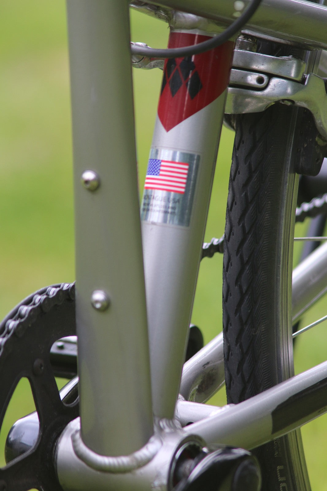 MONTAGUE TOWN,FOLDING 7 SPEED CITY BICYCLE.