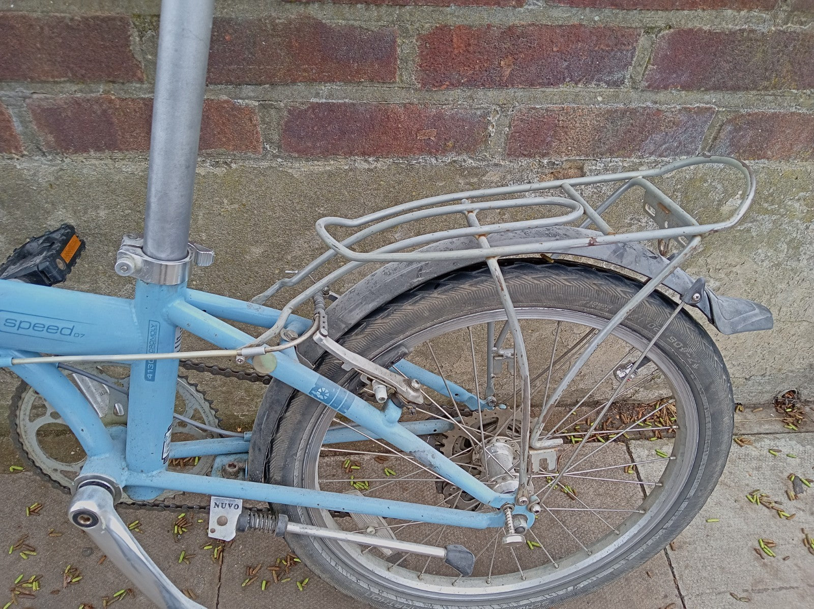 Dahon Speed D7 Folding Bike 7-Speed with extras,u-lock, pannier bag, light, bell
