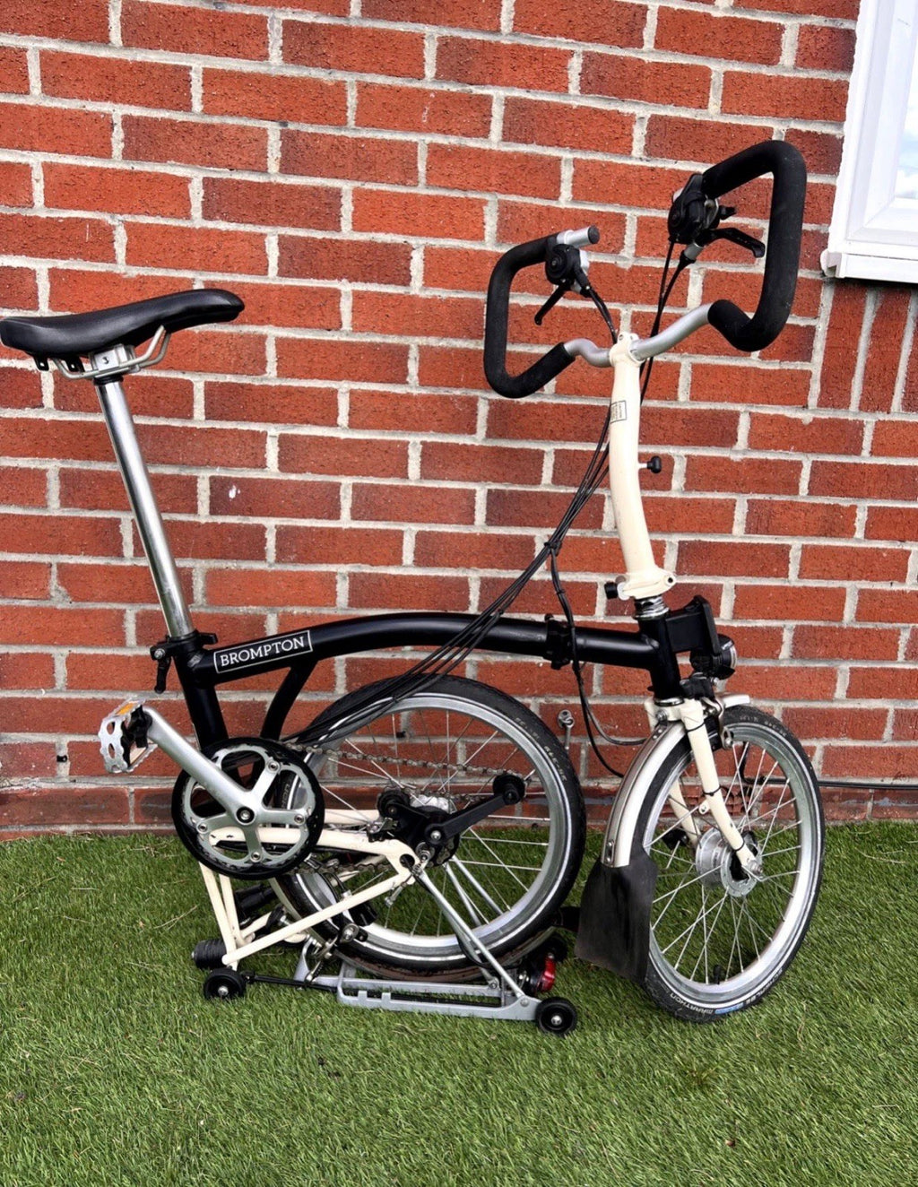 Brompton P6R folding bicycle Black/Cream