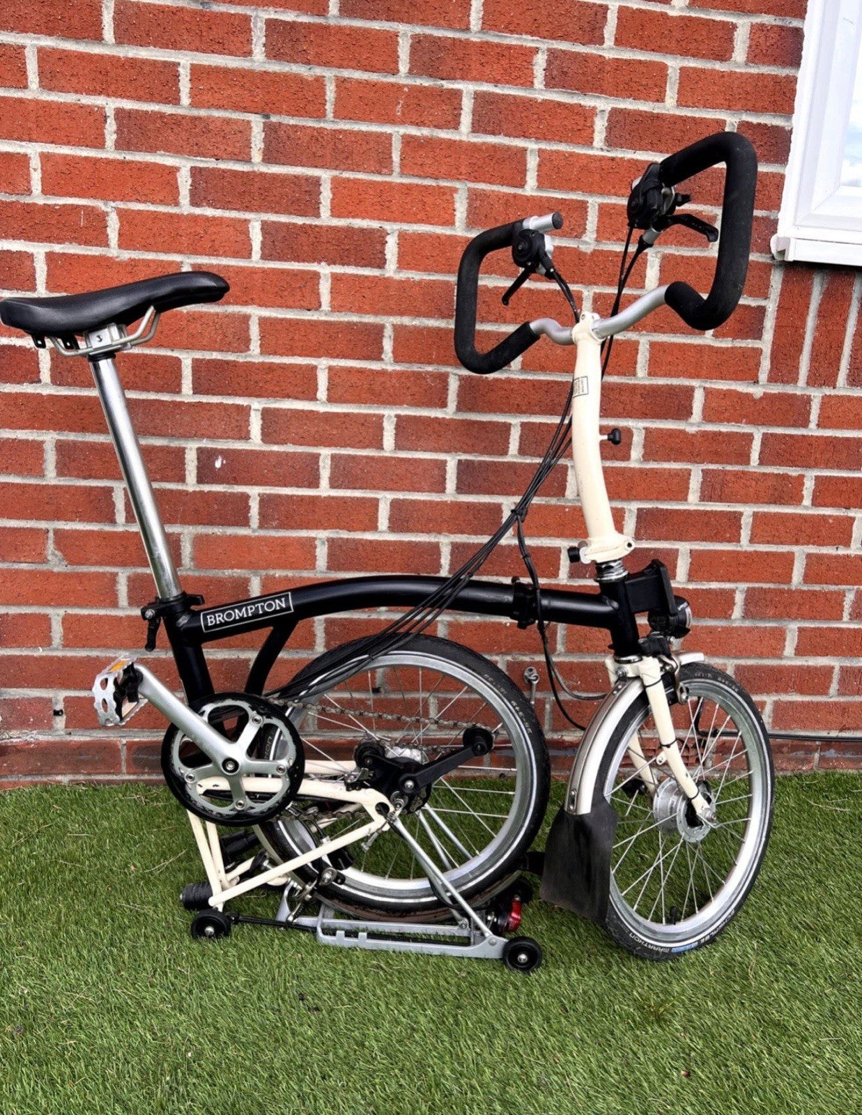 Brompton P6R folding bicycle Black/Cream