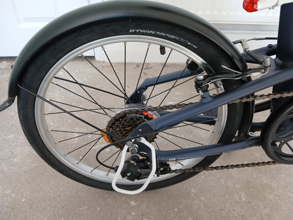 BTWIN Folding Bike 20-inch Blue (storm purple) hardly used, less than 10 miles