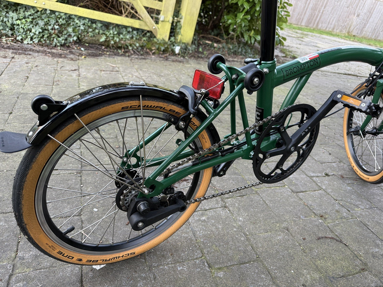 Brompton C Line (2025) – 2-Speed – M – Racing Green  – Barely ridden – Oxford