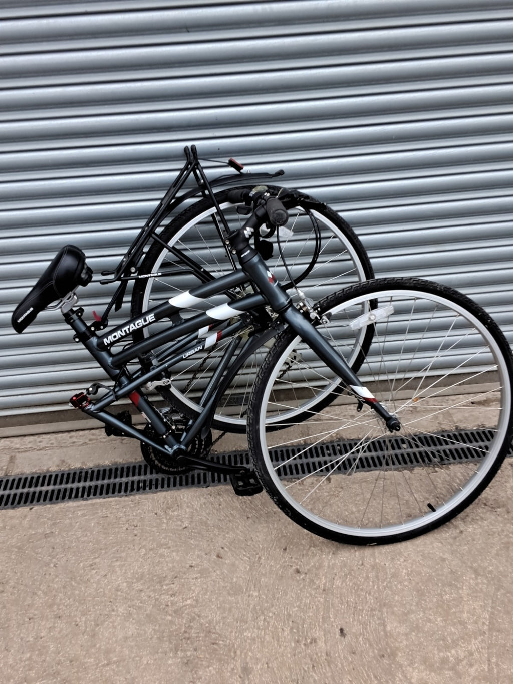 Montague Urban Folding Bike 21 Speed 700c Hybrid Commuter Bicycle 53cm Frame