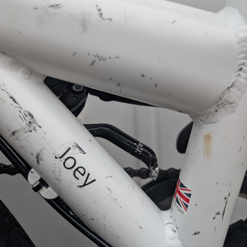 Airnimal Joey Sport Folding Bike - White - Great Mechanical Condition with Rack