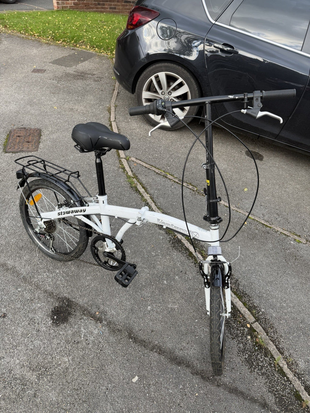 Stowaway Venture X9 20in Folding Bike 6 Speed White/Black Rear Rack Mudguards
