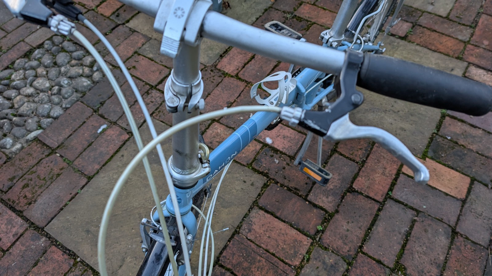Dahon Speed D7 Folding Bike 7-Speed SRAM Grip Shift, Luggage Rack