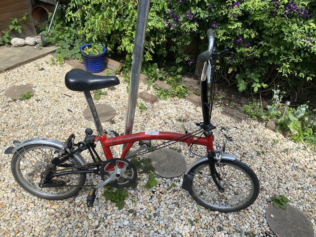 Brompton Folding Bike 3-Speed Red. Recently Serviced. Great Condition