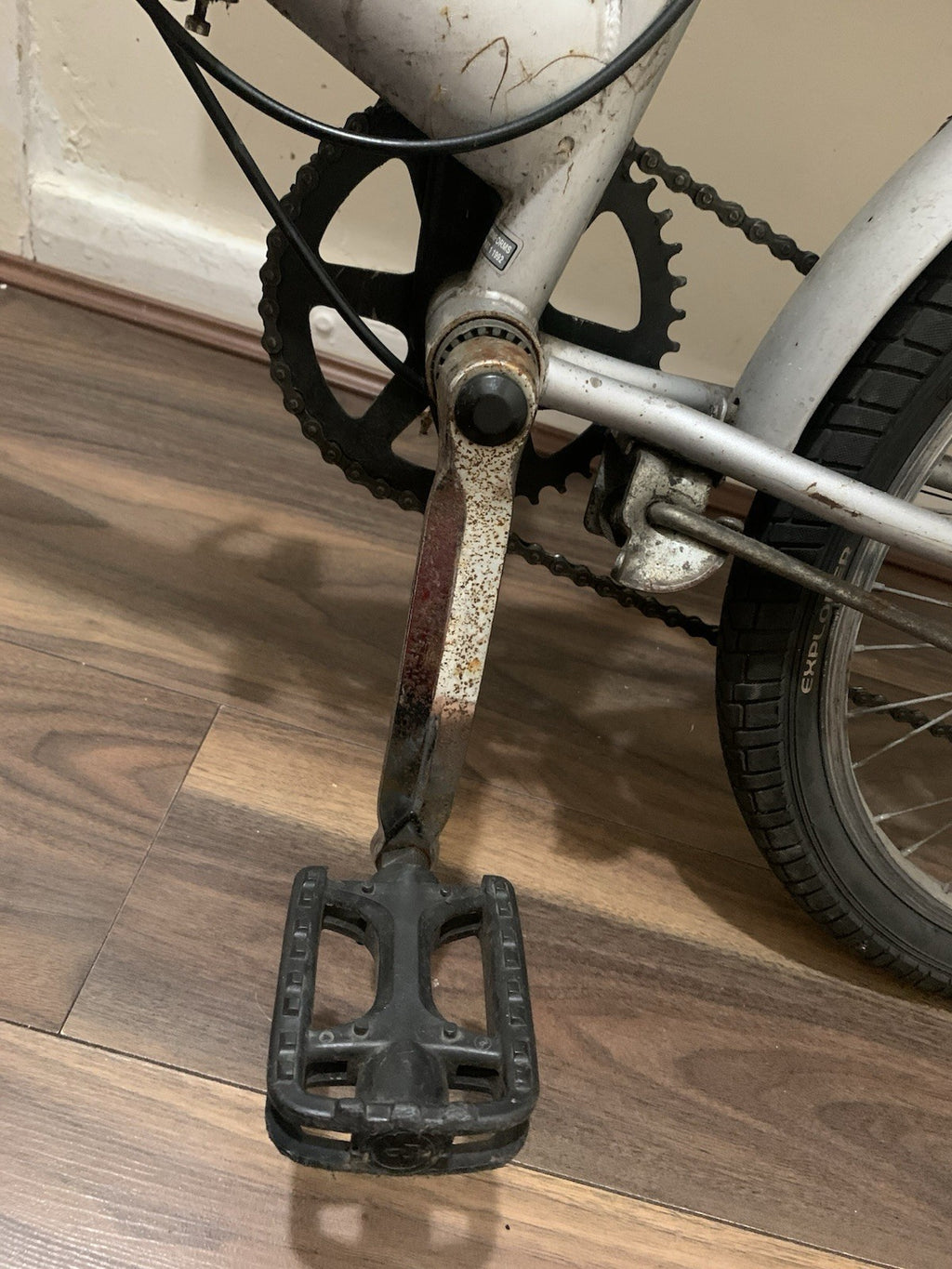 Raleigh  Bike 20in Silver/Black, Mudguards, Rear Rack, Grip Shifter