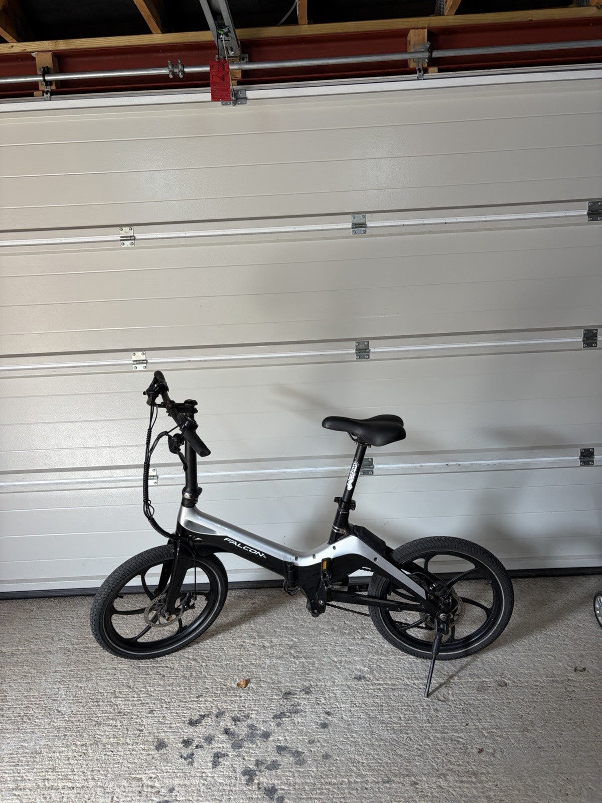 Falcon flo Folding Bike 20 in Wheel/Frame Black/Silver Mechanical Disc Flat Bar