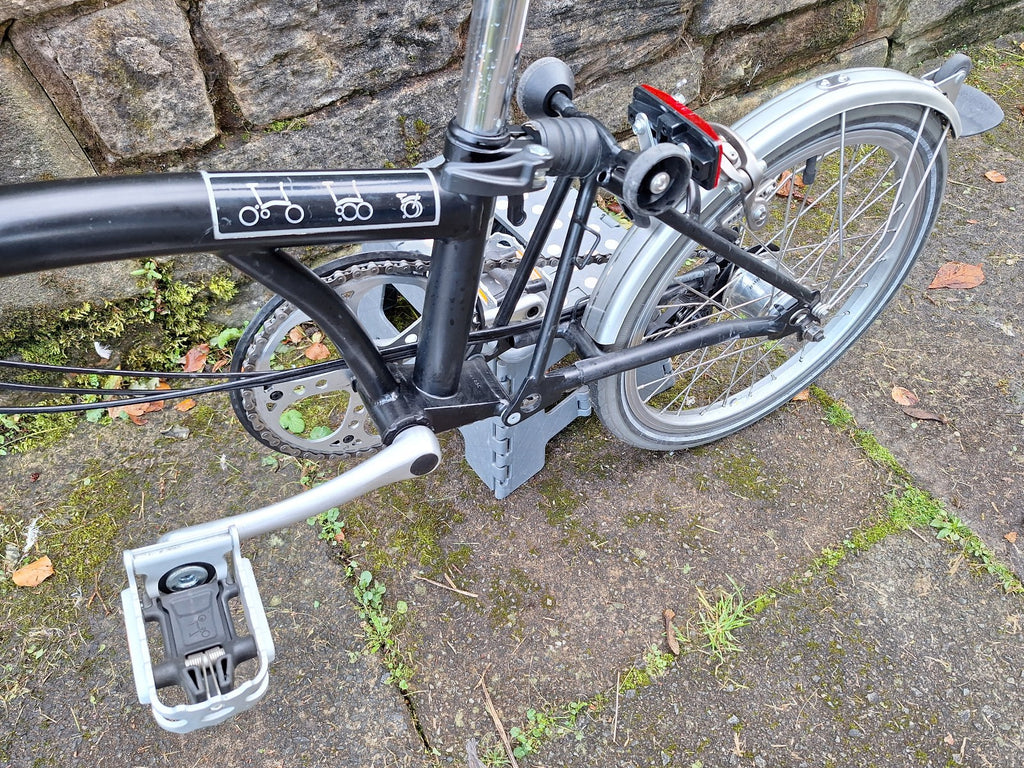Brompton M6L Folding 6 Speed Bike, Frame Bag, Useful Extras