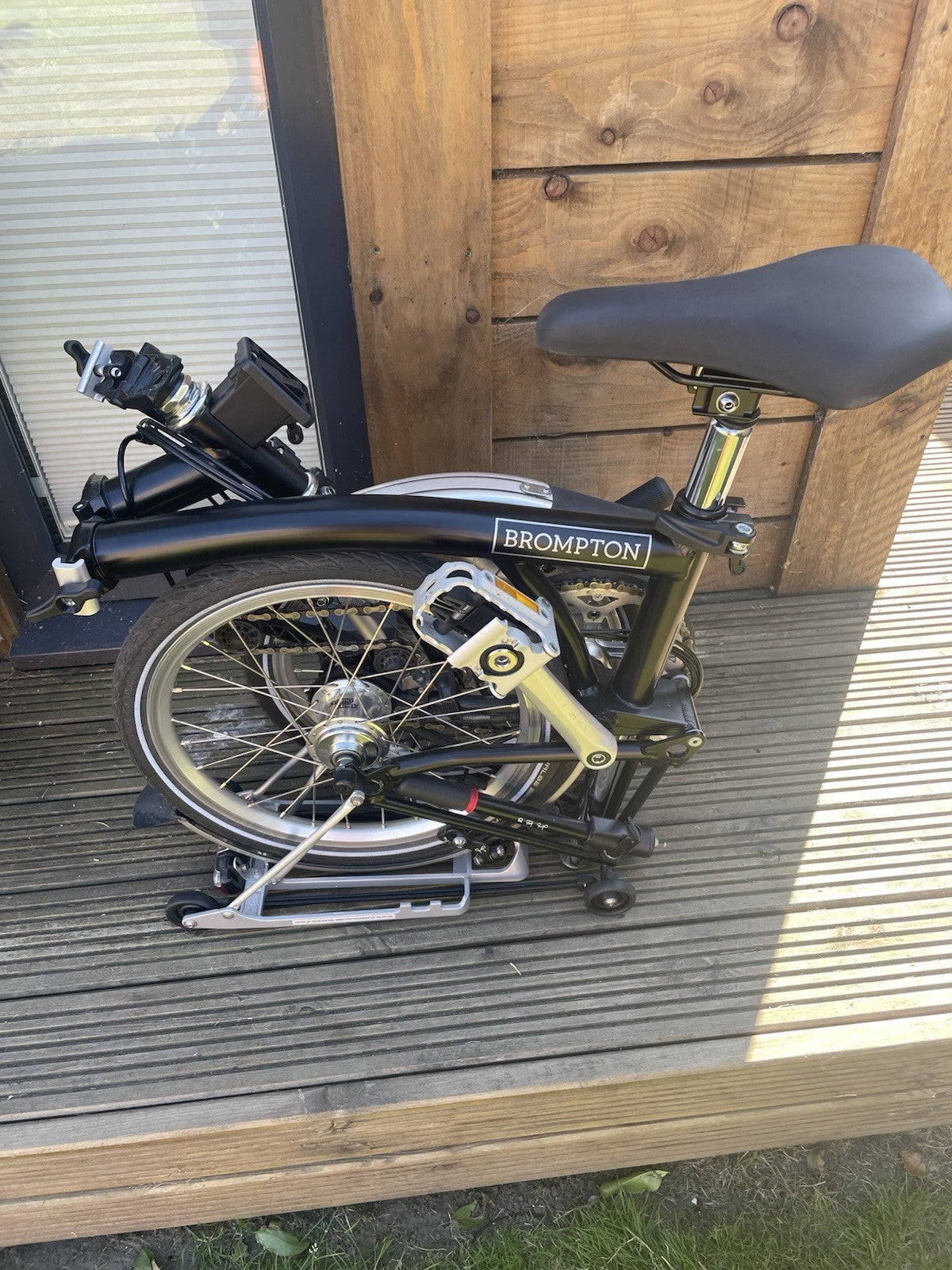 Brompton M6R Battery lighting (6 speed) - Borough roll top bag inc. 2021