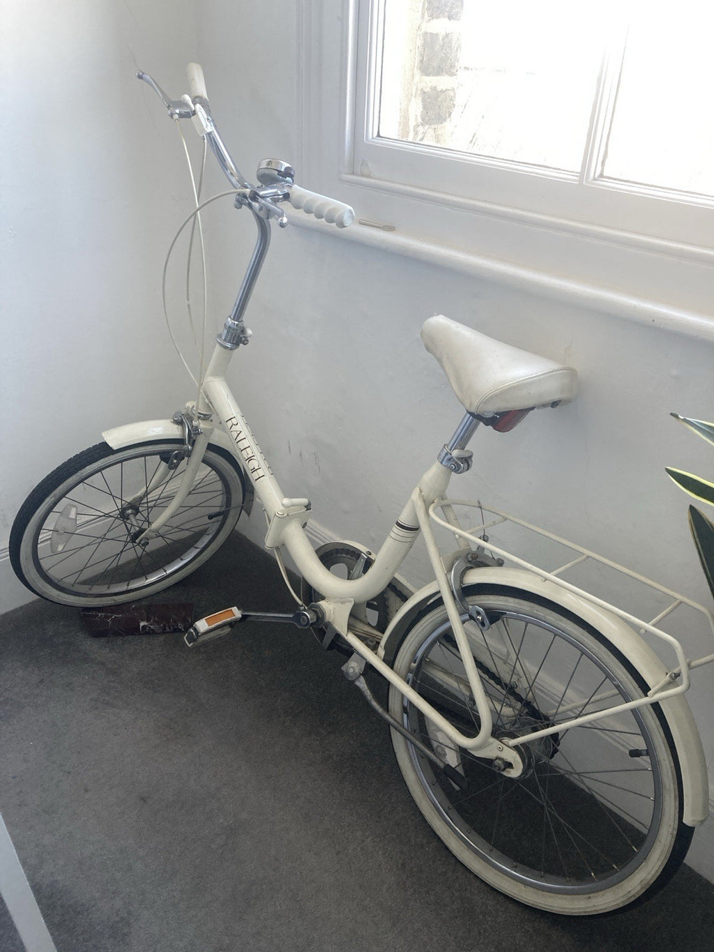 Raleigh Compact Vintage Folding Bike Bicycle 1970s Retro Cream White