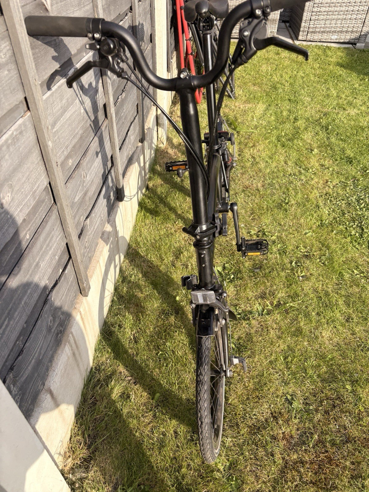 Brompton Folding Bike 16 in M Black Mudguards Rear Rack Reflectors Riser