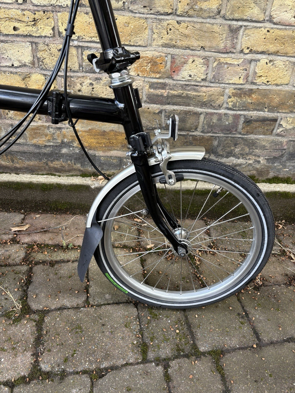 Brompton M6R Folding Bike 6-Speed - Black, w/ Mudguards and Rack - GC