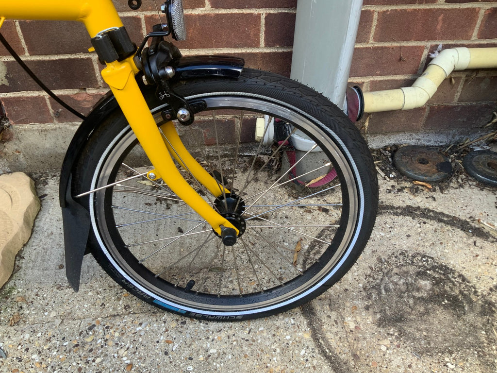 Brompton C Line 2 Speed 2023 Mid Handlebar - Yellow - Excellent Condition