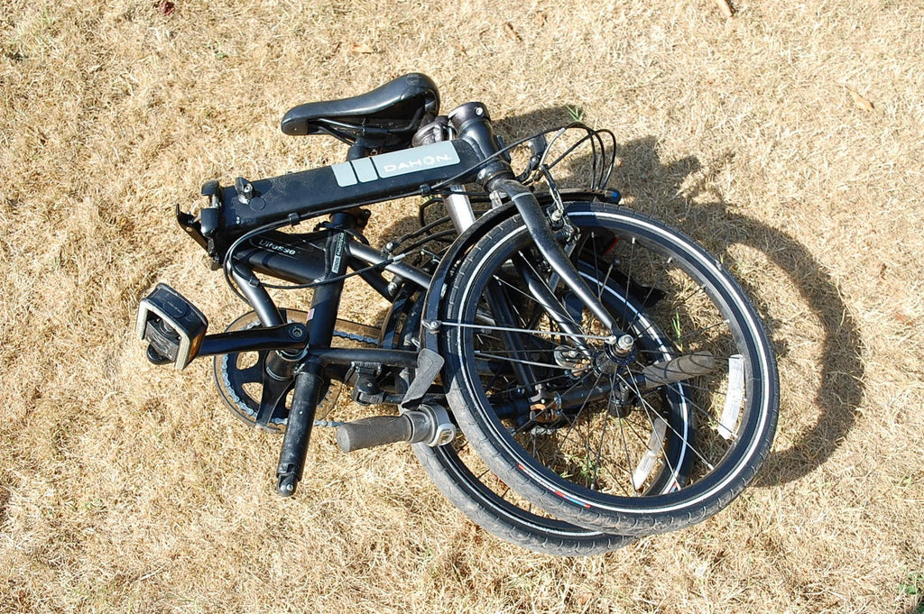 Dahon Vitesse lightweight Aluminium folding bicycle - 5 speed + accessories.