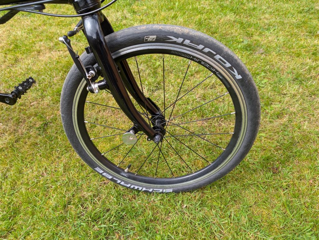 Tern Verge P9 Red & Black 9 Speed Folding Bike in Excellent Condition One Owner