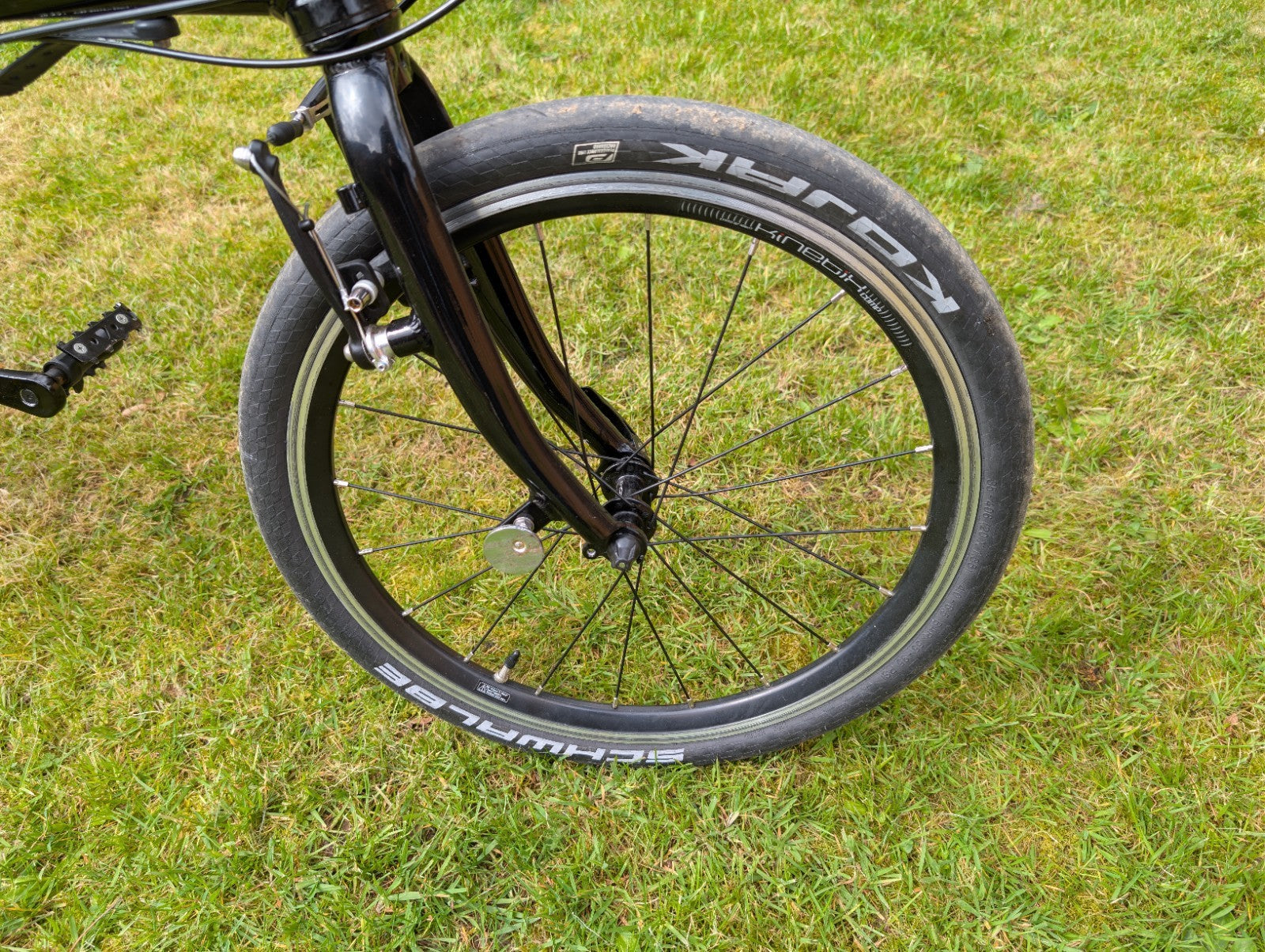Tern Verge P9 Red & Black 9 Speed Folding Bike in Excellent Condition One Owner