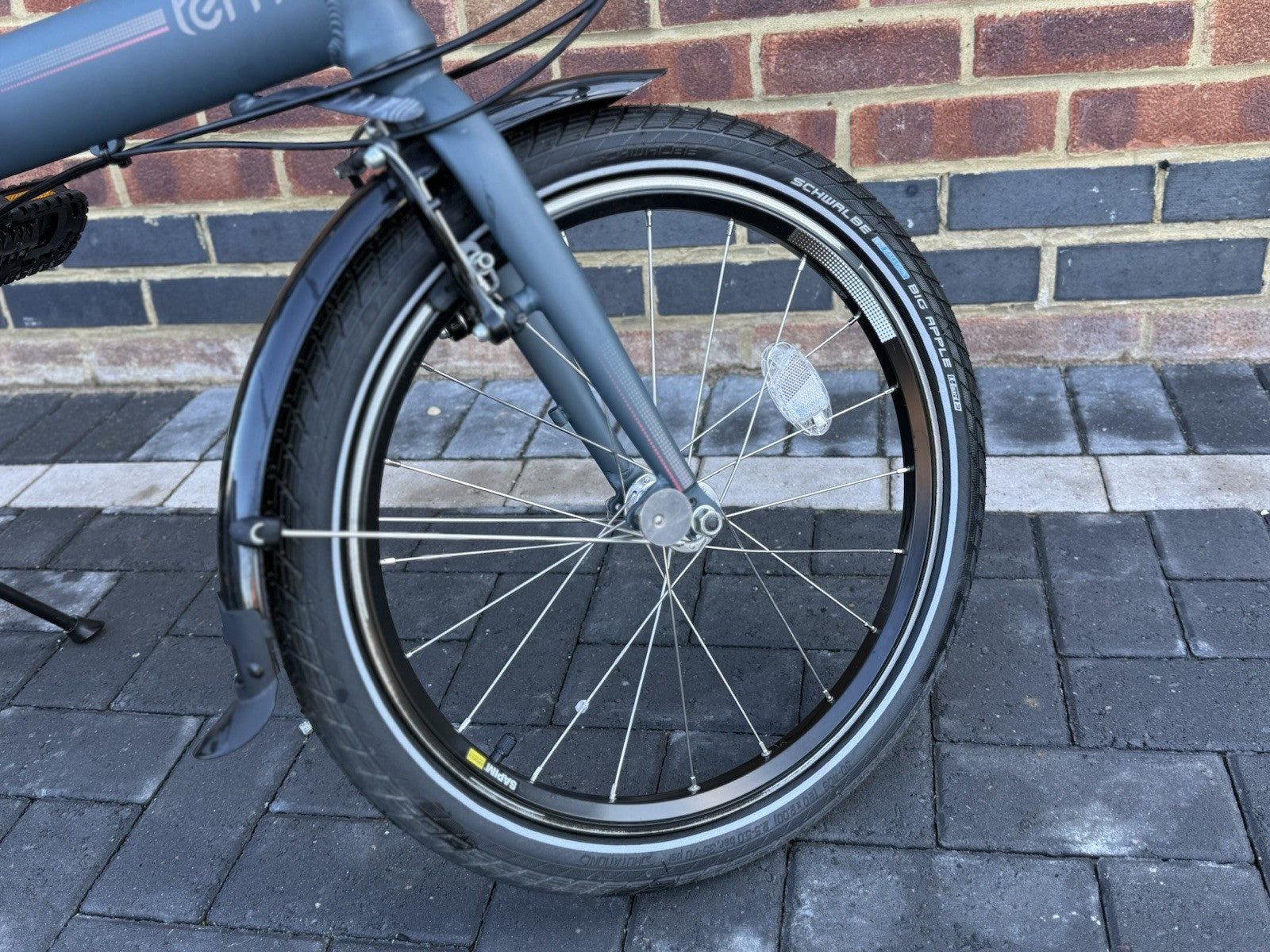 Tern Link D7i Folding Bike “The stealthy One”  RRP £1070 7 Speed fold 10seconds