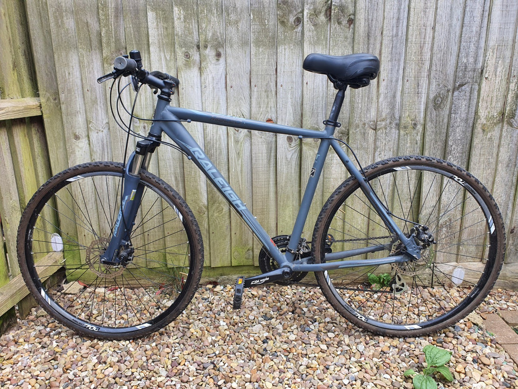 Raleigh Misceo bike 700c wheels good condition collection only