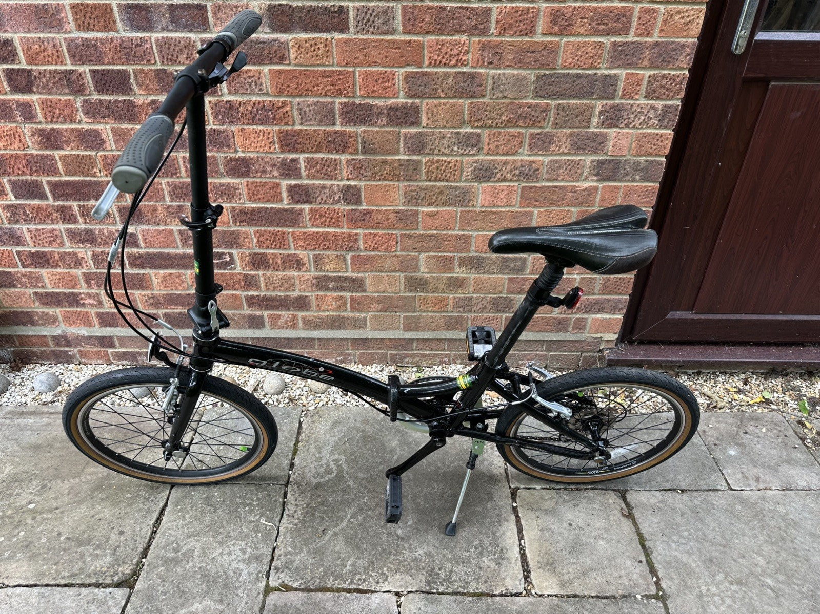 Specialized Globe Folding Bicycle Black 20in Wheels