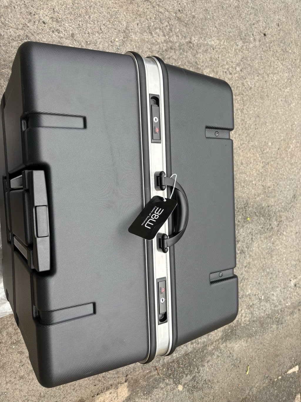 AMAZING BROMPTON B&W GARAGE/BIKE CASE WITH EXTRA SPACE FOR LUGGAGE