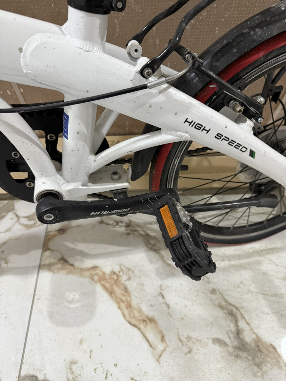 Folding City Bicycle Ecosmo 20" Wheel White, Alloy 7SP Shimano, 12kg-20AF09W